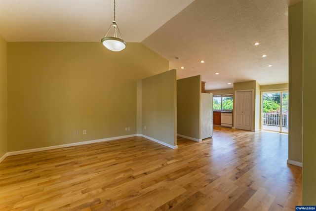 2190 NW Cluster Oak Av, Albany, OR 97321