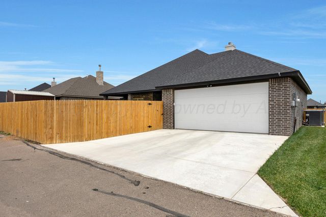 8100 PENSACOLA Avenue, Amarillo, TX 79118