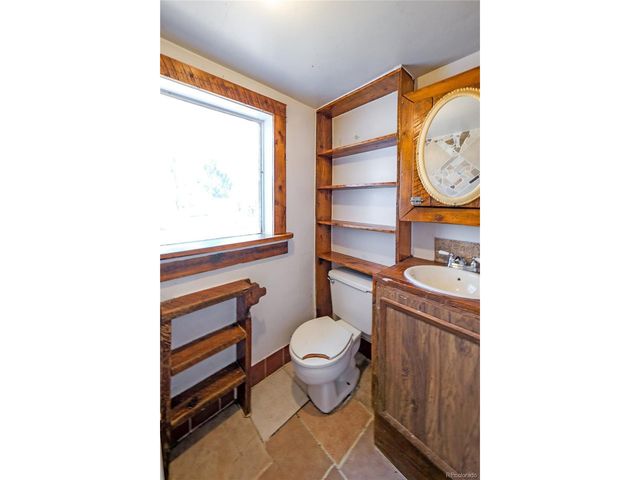 385 Pine St, Del Norte, CO 81132