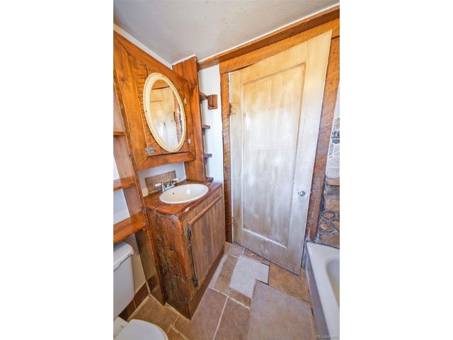 385 Pine St, Del Norte, CO 81132