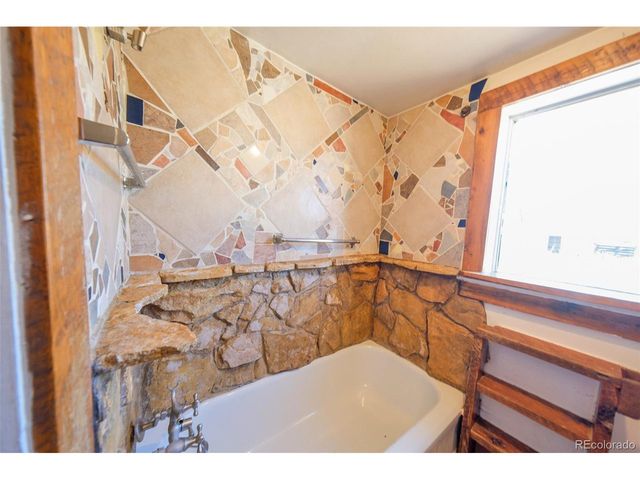 385 Pine St, Del Norte, CO 81132