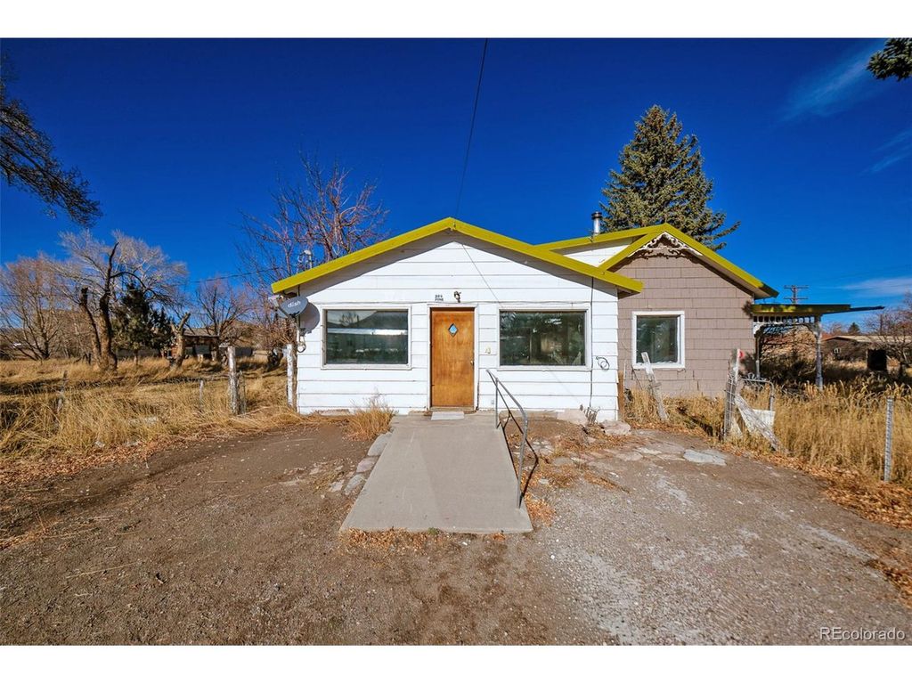 385 Pine St, Del Norte, CO 81132