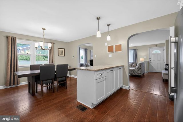 226 CANTERBURY DR, Wallingford, PA 19086