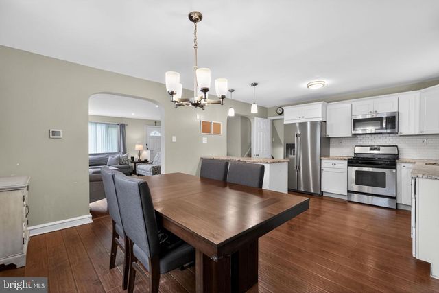 226 CANTERBURY DR, Wallingford, PA 19086