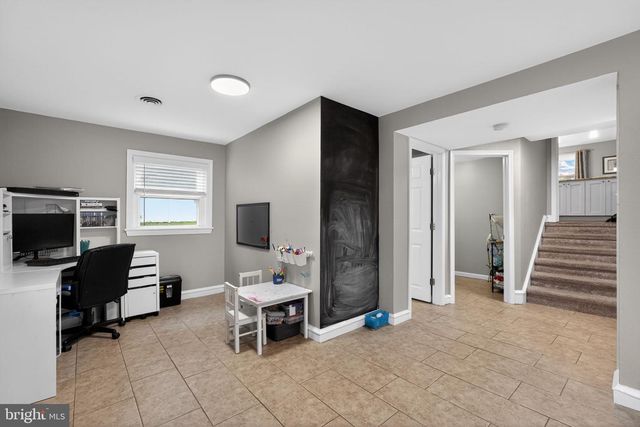 226 CANTERBURY DR, Wallingford, PA 19086