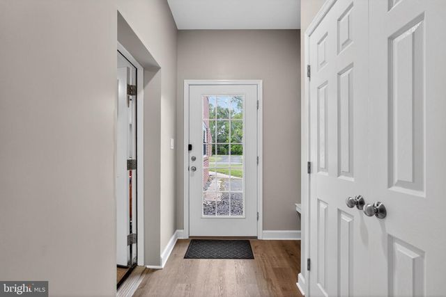 226 CANTERBURY DR, Wallingford, PA 19086