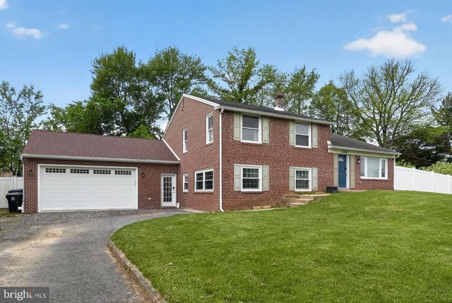 226 CANTERBURY DR, Wallingford, PA 19086