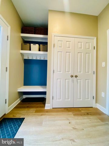 226 CANTERBURY DR, Wallingford, PA 19086