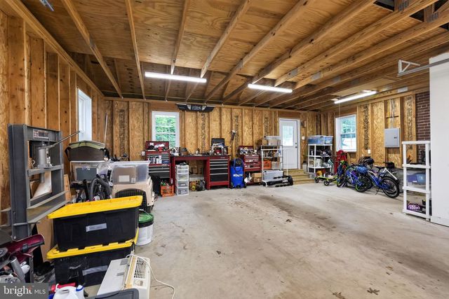 226 CANTERBURY DR, Wallingford, PA 19086