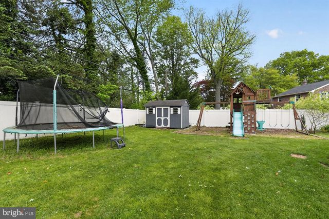 226 CANTERBURY DR, Wallingford, PA 19086