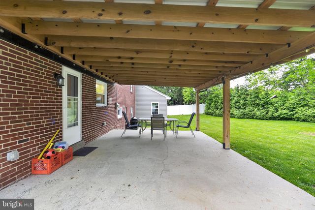 226 CANTERBURY DR, Wallingford, PA 19086