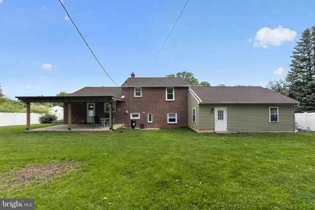 226 CANTERBURY DR, Wallingford, PA 19086
