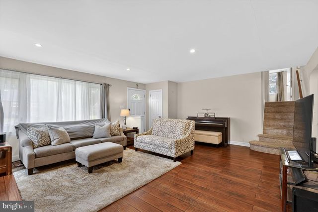 226 CANTERBURY DR, Wallingford, PA 19086