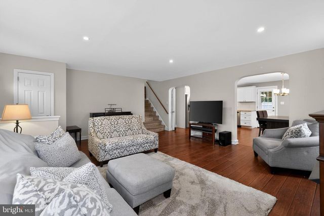 226 CANTERBURY DR, Wallingford, PA 19086