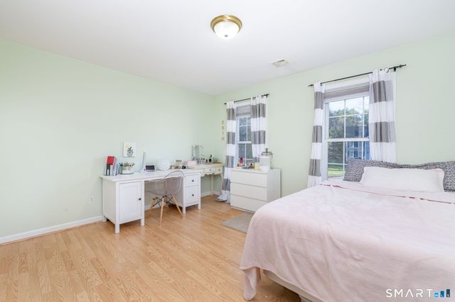 3 Candlewood Court, Simsbury, CT 06070