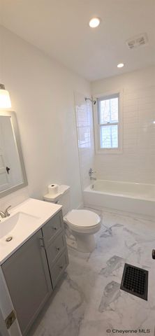 2515 SNYDER AVE, Cheyenne, WY 82001