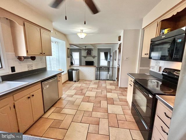 4 BULL RUN RD, Clementon, NJ 08021