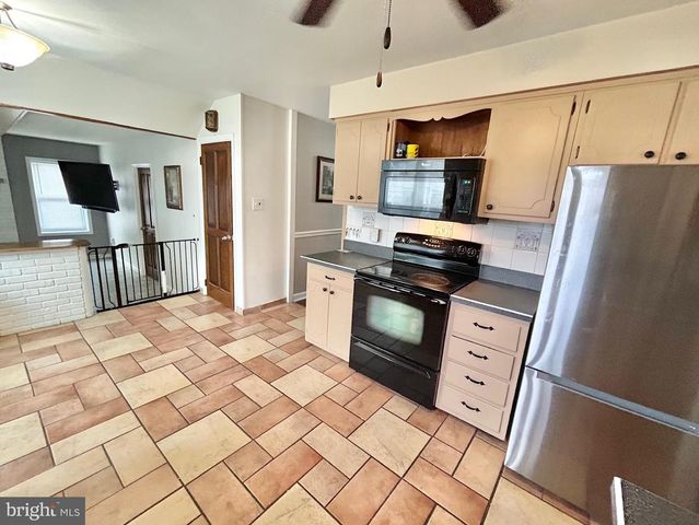 4 BULL RUN RD, Clementon, NJ 08021