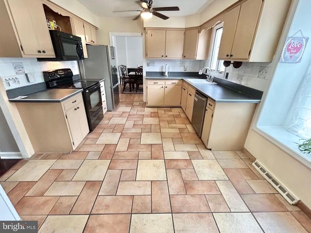 4 BULL RUN RD, Clementon, NJ 08021