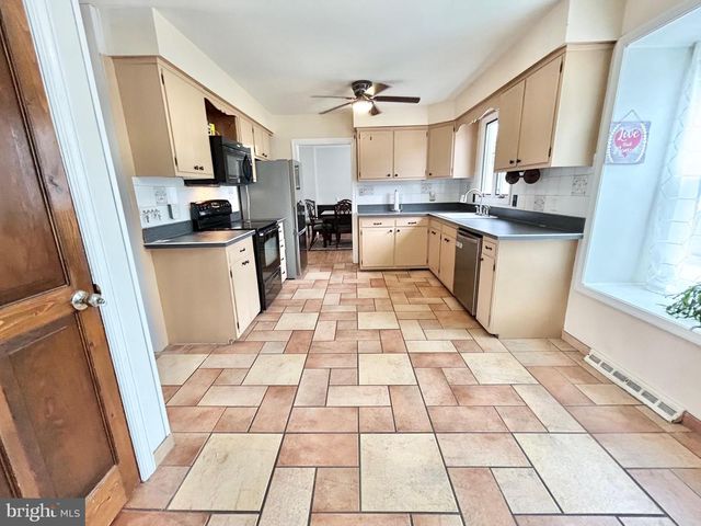 4 BULL RUN RD, Clementon, NJ 08021