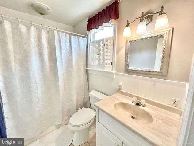 4 BULL RUN RD, Clementon, NJ 08021