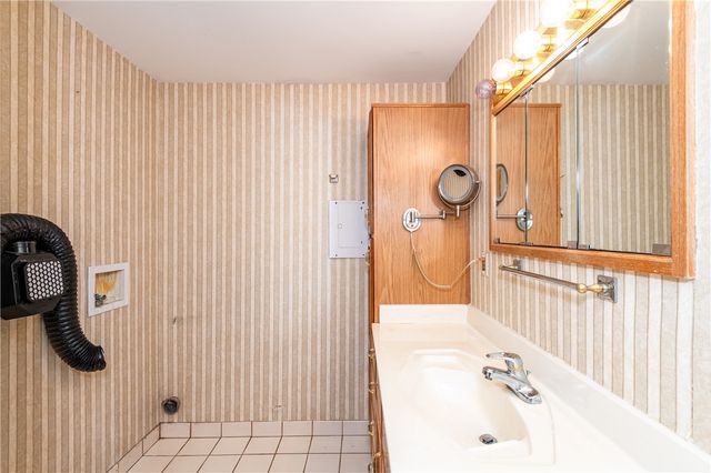 2018 Rockdell Drive, Fairborn, OH 45324