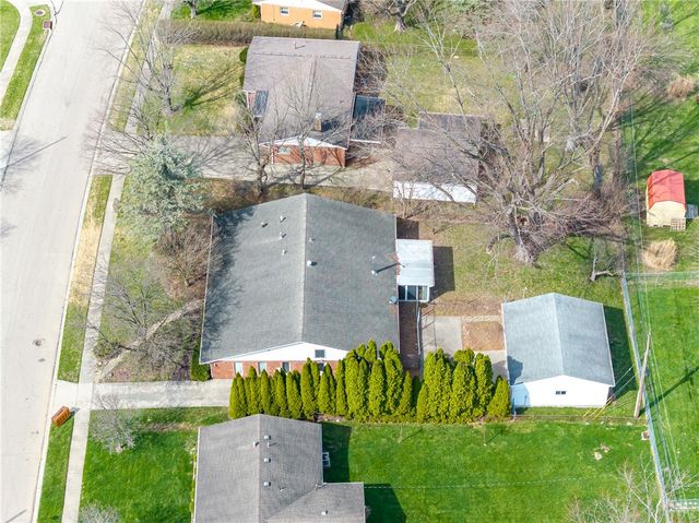 2018 Rockdell Drive, Fairborn, OH 45324