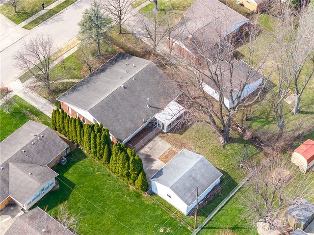 2018 Rockdell Drive, Fairborn, OH 45324