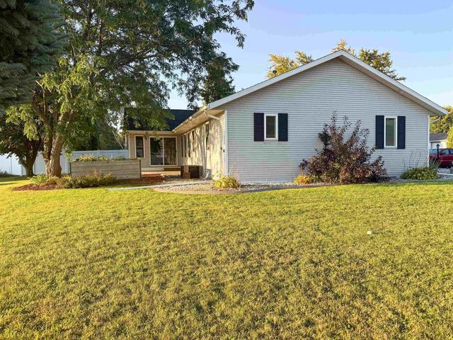 702 CAROL LANE, Pulaski, WI 54162