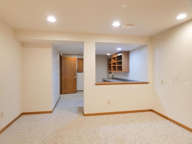 702 CAROL LANE, Pulaski, WI 54162