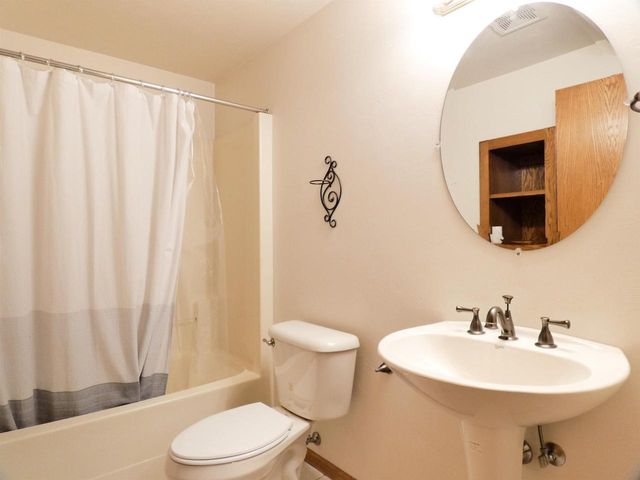 702 CAROL LANE, Pulaski, WI 54162