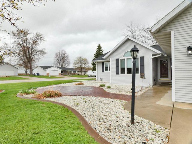 702 CAROL LANE, Pulaski, WI 54162
