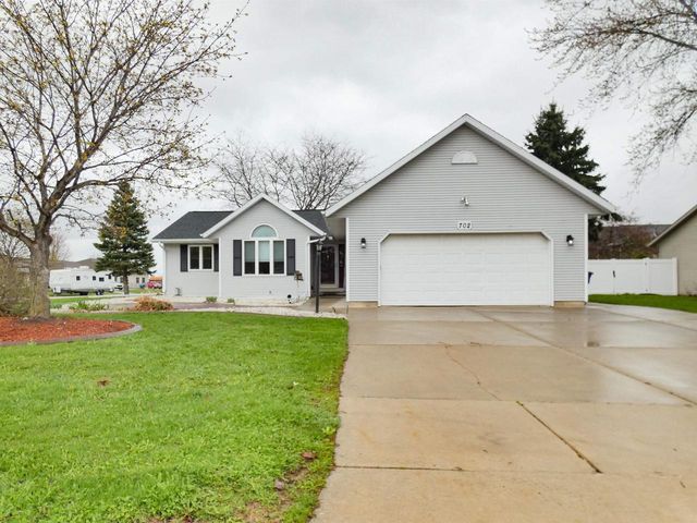 702 CAROL LANE, Pulaski, WI 54162