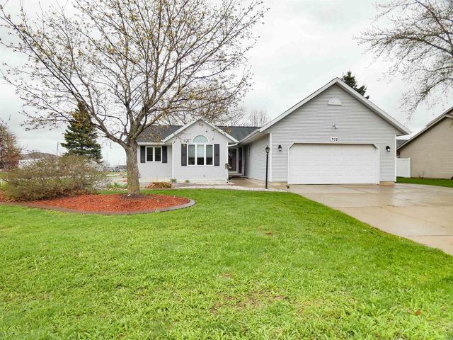 702 CAROL LANE, Pulaski, WI 54162