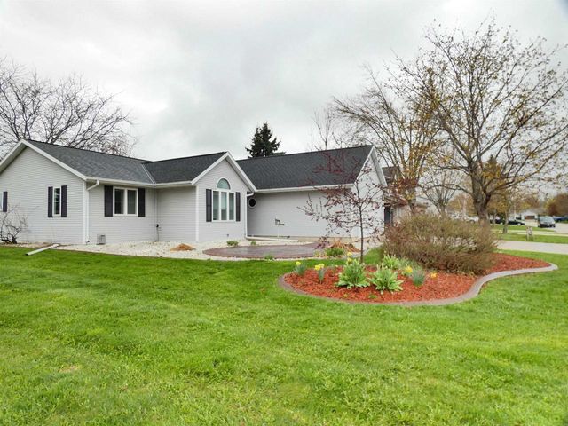702 CAROL LANE, Pulaski, WI 54162