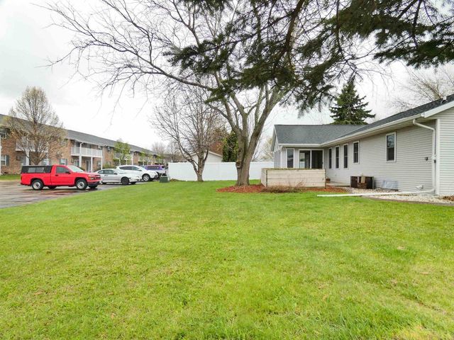 702 CAROL LANE, Pulaski, WI 54162