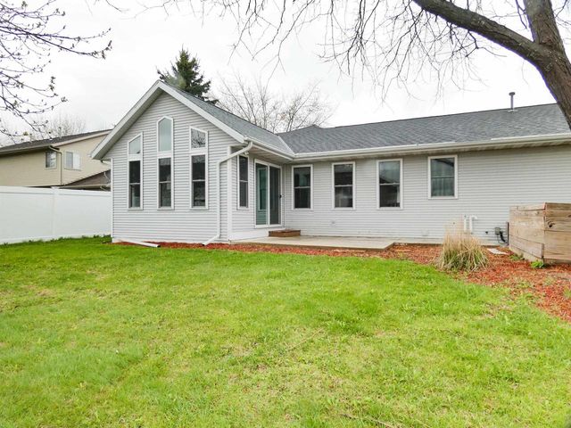 702 CAROL LANE, Pulaski, WI 54162