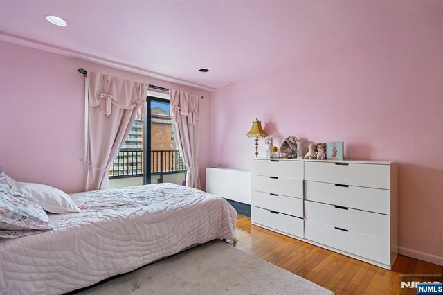 150 Overlook PH3, Hackensack, NJ 07601