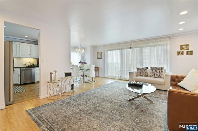 150 Overlook PH3, Hackensack, NJ 07601