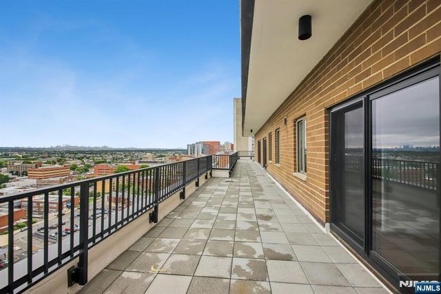 150 Overlook PH3, Hackensack, NJ 07601
