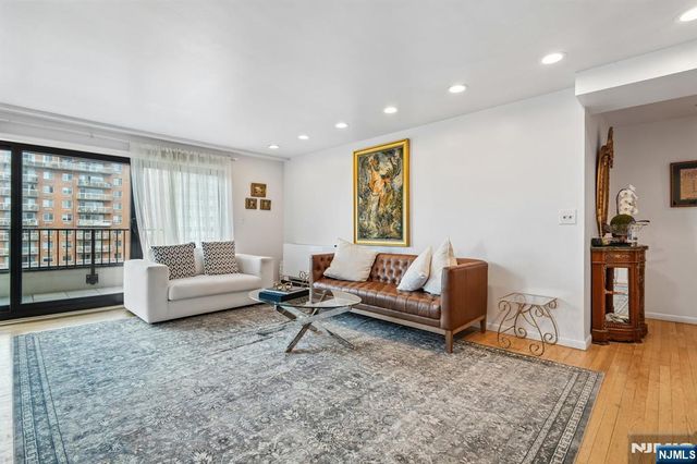 150 Overlook PH3, Hackensack, NJ 07601