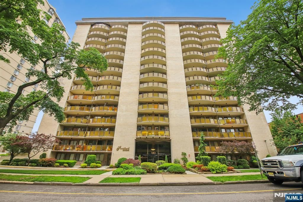 150 Overlook PH3, Hackensack, NJ 07601
