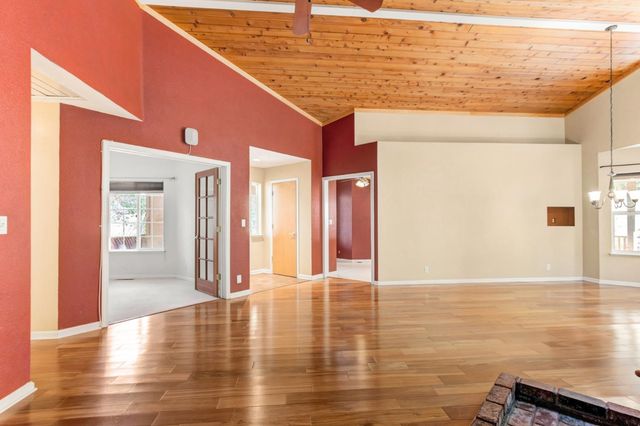 1900 Peaceful Valley Rd, Colfax, CA 95713