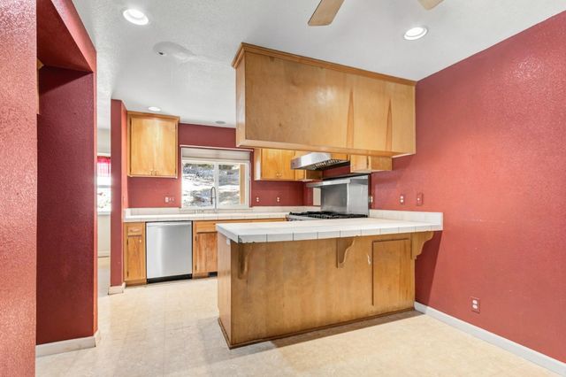 1900 Peaceful Valley Rd, Colfax, CA 95713