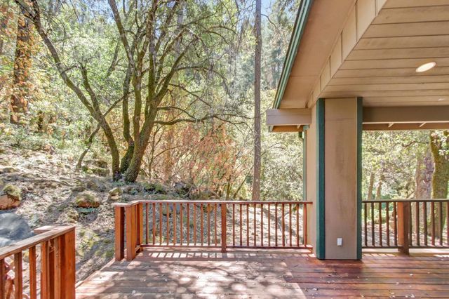 1900 Peaceful Valley Rd, Colfax, CA 95713
