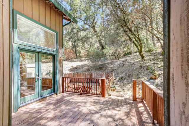 1900 Peaceful Valley Rd, Colfax, CA 95713