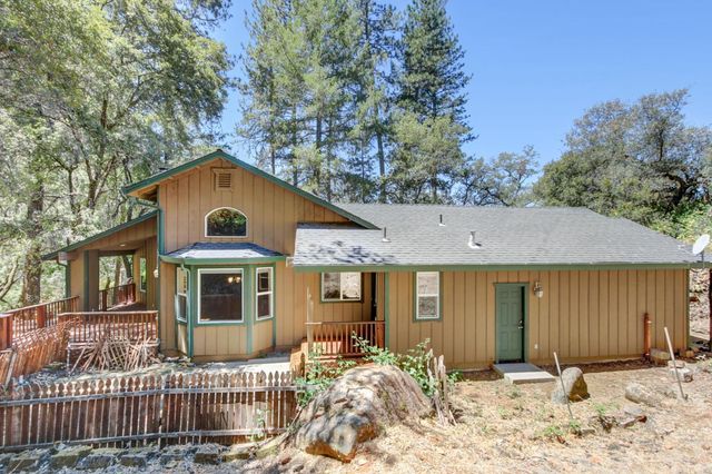 1900 Peaceful Valley Rd, Colfax, CA 95713