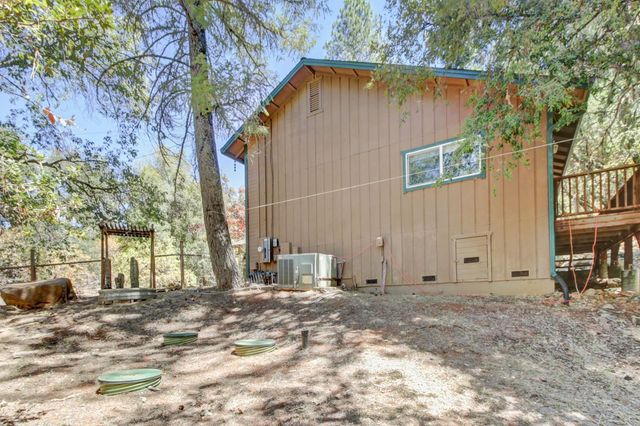 1900 Peaceful Valley Rd, Colfax, CA 95713