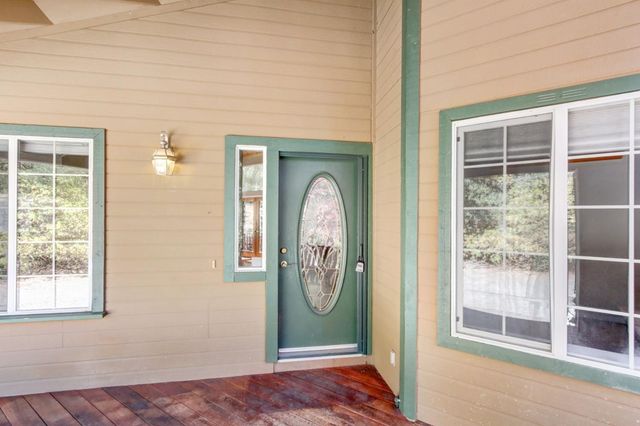1900 Peaceful Valley Rd, Colfax, CA 95713