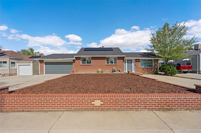1960 Oakland Street, Aurora, CO 80010